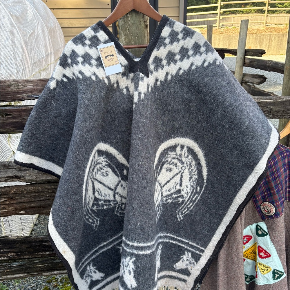 Gray and White Horse Motif Wool Poncho